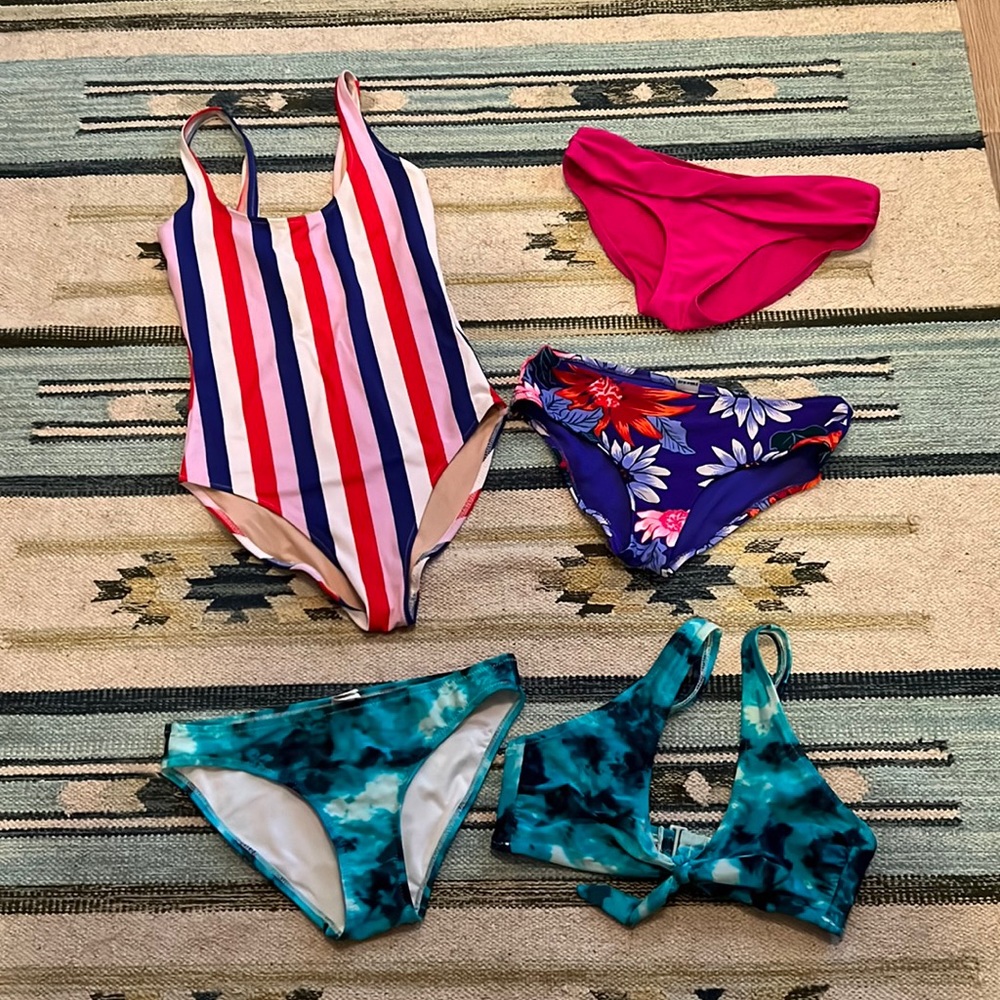 Old Navy swim bundle. All XS.